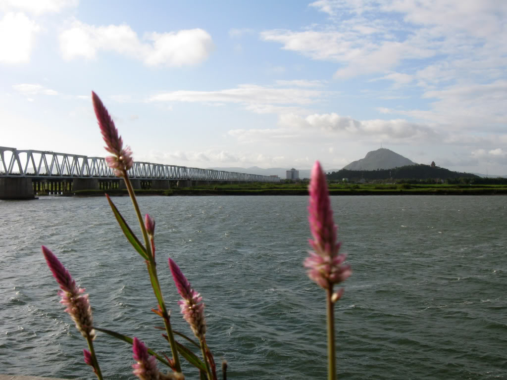Núi Nhạn - sông Đà Rằng biểu tượng của Phú Yên