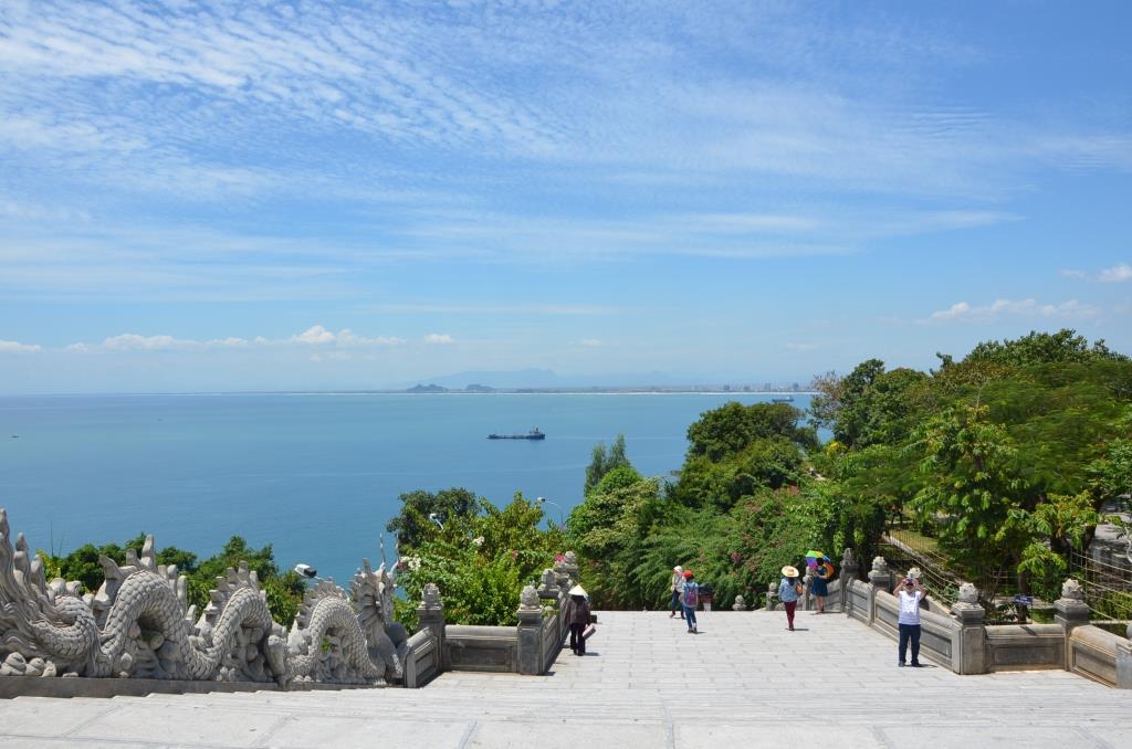 Cảnh nhình từ chùa Linh Ứng Sơn Trà Đà Nẵng