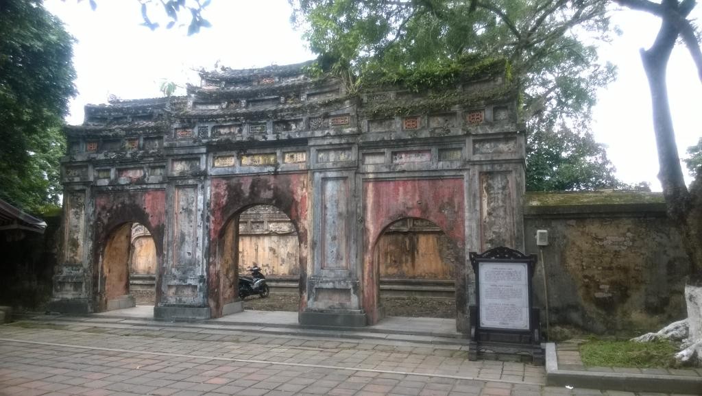 Du lịch Điện Phụng Tiên