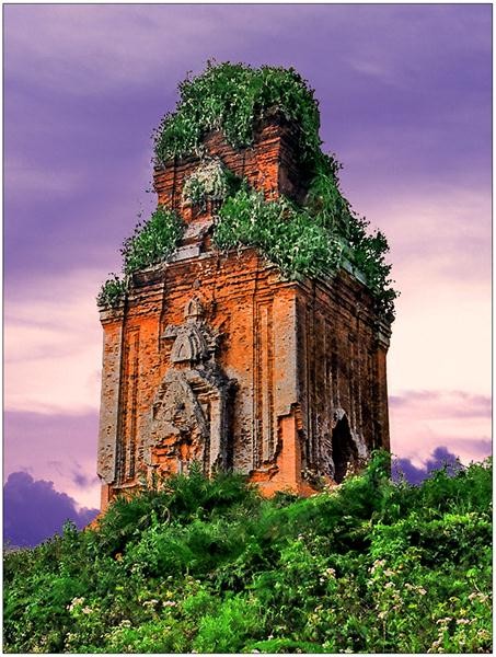 Du lịch Tháp Phú Lốc - Tháp Vàng