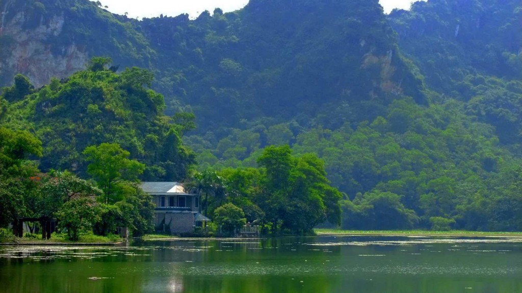 Du lịch Hồ Quan Sơn - Khám phá vẻ đẹp tự nhiên của miền Trung